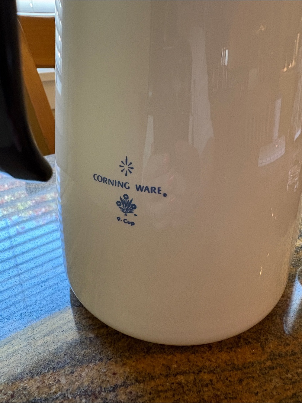 Corningware 9 cup White Thermal Carafe with Blue Floral Design and Black Handle - Picture 5 of 6